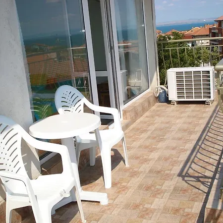 בית הארחה The Sunny 4*