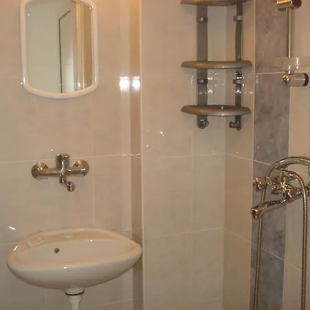 בית הארחה The Sunny 4*